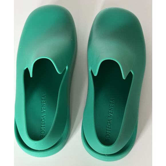 Bottega Veneta Matt Rubber Turquoise Sandals 8 US (41 Euro) 658767 IT NIB $600